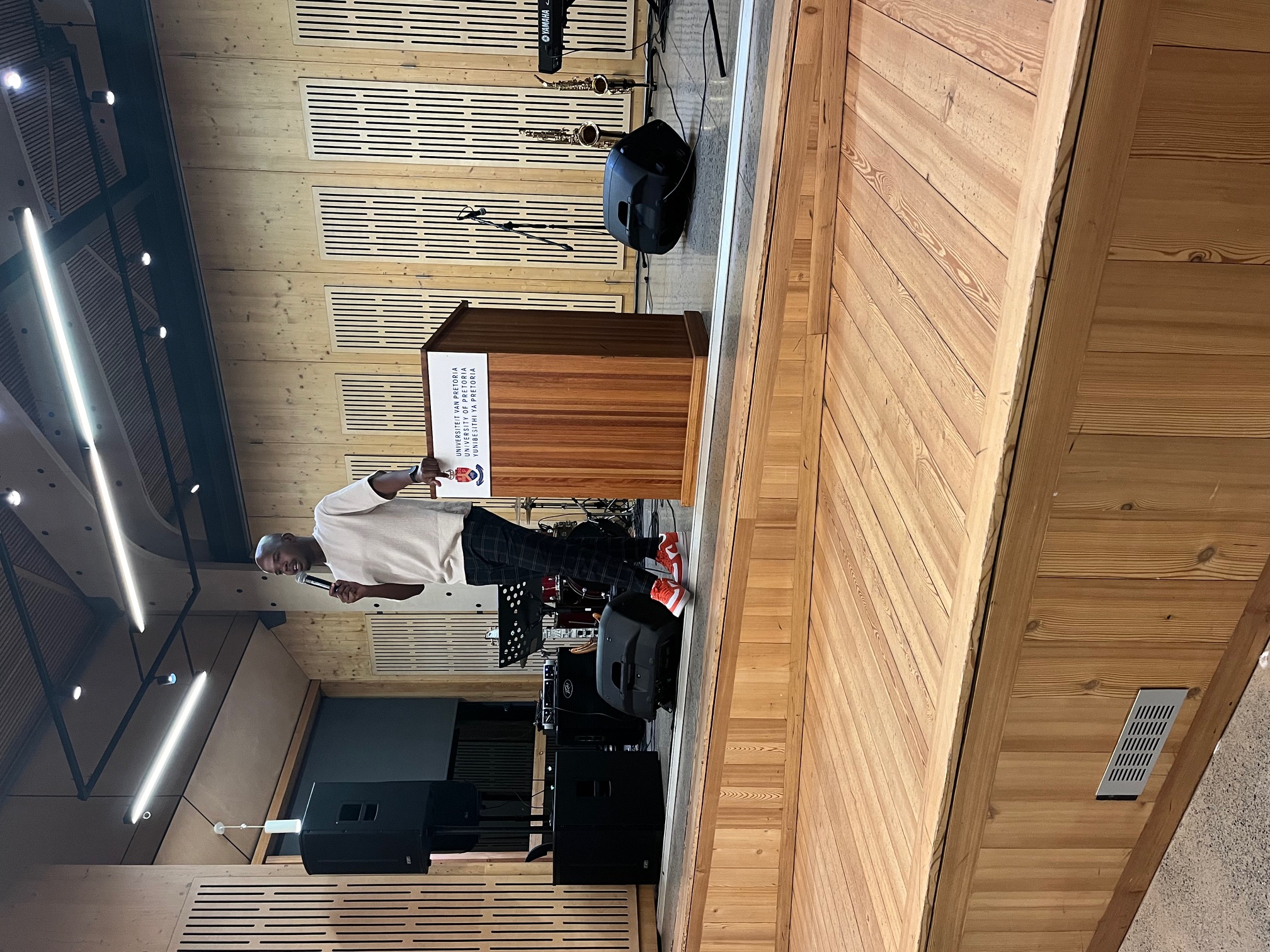 Dynamic speaker presentation